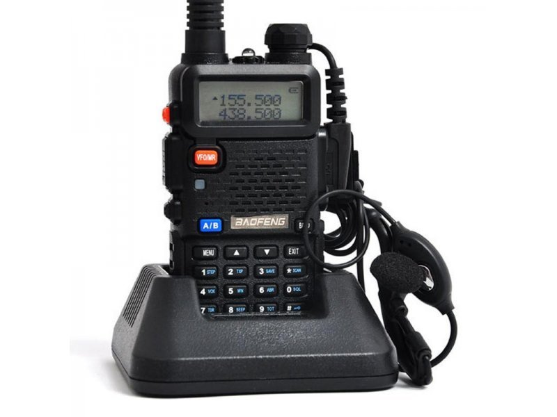 Baofeng UV-5R ασύρματος πομποδέκτης επαγγελματικός  Dual Band με ισχύ 5 Watt